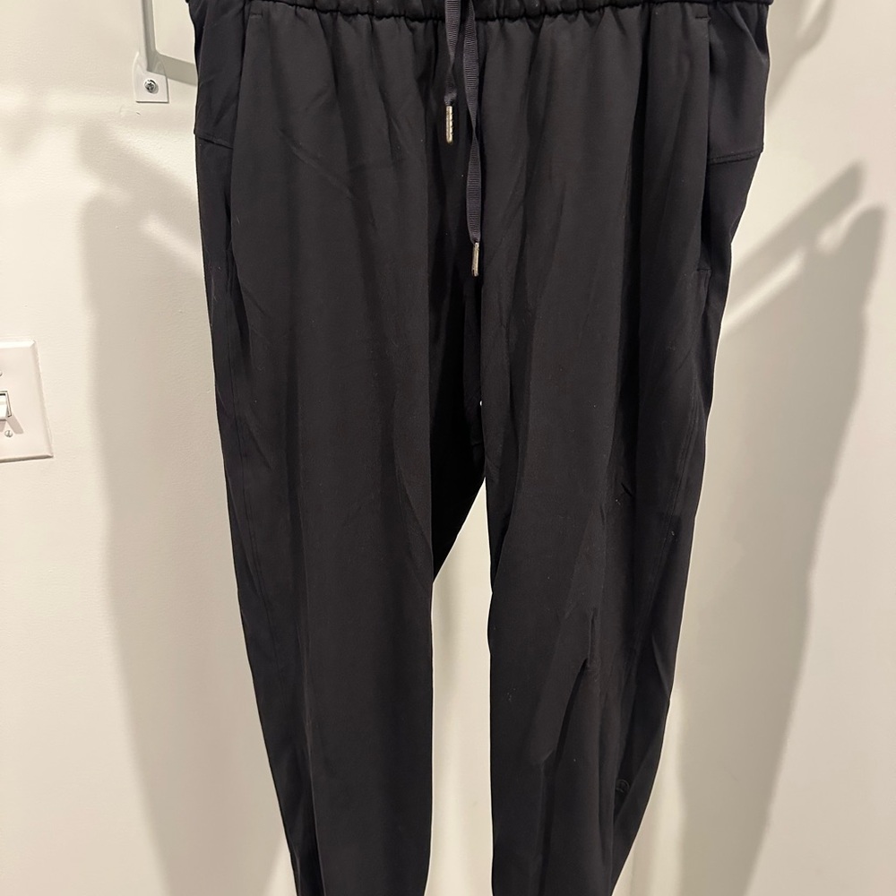 Lululemon women’s Black Jogger Pants